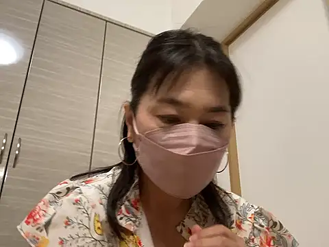 Snapshot of lemonade_madame chatting on 07-19-26, 01:30 lemonade madame online show from 07-19-26, 01:30