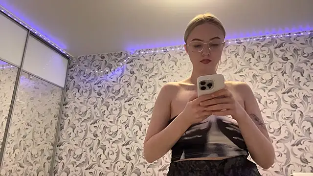  mimilana  online show from 04-09-26, 11:05