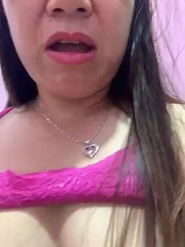 Snapshot of __Evelyn__ chatting on 05-12-26, 05:52 Evelyn online show from 05-12-26, 05:52