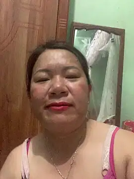 Snapshot of __Evelyn__ chatting on 05-17-26, 01:44 Evelyn online show from 05-17-26, 01:44