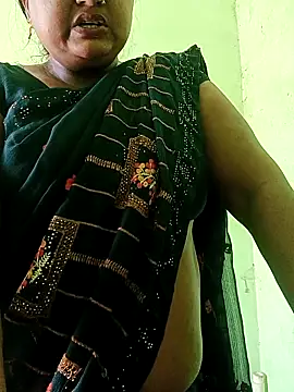 Snapshot of Desi_hot_bhabhi01 chatting on 04-19-26, 07:31 Desi hot bhabhi01 online show from 04-19-26, 07:31