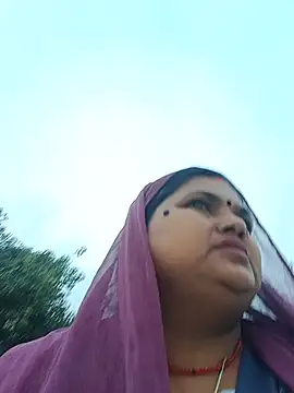 Snapshot of Desi_hot_bhabhi01 chatting on 05-31-26, 01:17 Desi hot bhabhi01 online show from 05-31-26, 01:17