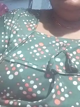 Snapshot of Desi_hot_bhabhi01 chatting on 05-04-26, 04:43 Desi hot bhabhi01 online show from 05-04-26, 04:43