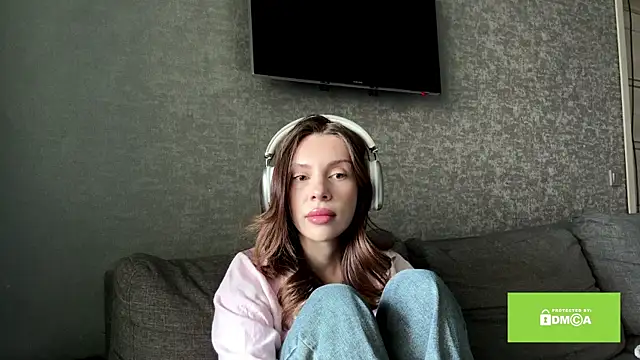 Snapshot of anycamx chatting on 04-13-26, 06:28 anycamx online show from 04-13-26, 06:28