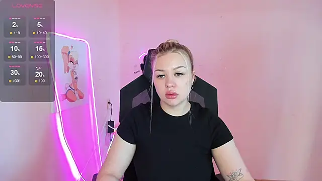 Snapshot of AmeliePeach chatting on 06-20-26, 01:54 AmeliePeach online show from 06-20-26, 01:54