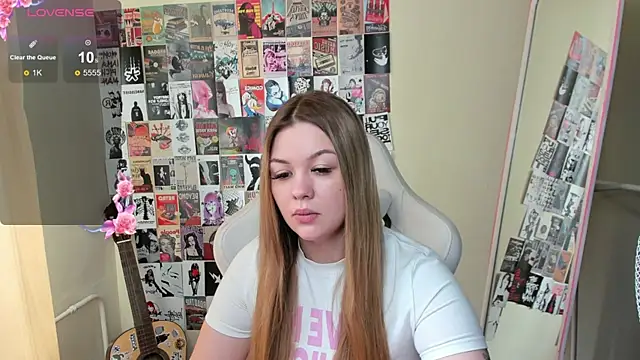 Snapshot of AmeliePeach chatting on 05-02-26, 01:55 AmeliePeach online show from 05-02-26, 01:55
