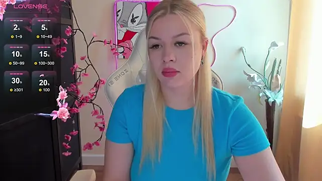 Snapshot of AmeliePeach chatting on 06-16-26, 02:00 AmeliePeach online show from 06-16-26, 02:00