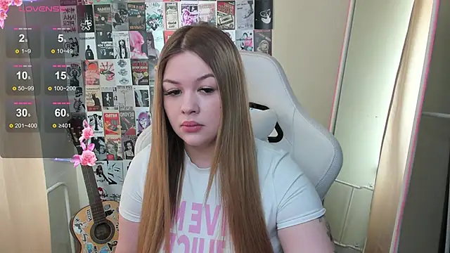Snapshot of AmeliePeach chatting on 05-04-26, 06:17 AmeliePeach online show from 05-04-26, 06:17