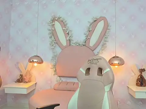 Snapshot of Miia_Desire chatting on 04-10-26, 04:08 Miia Desire online show from 04-10-26, 04:08