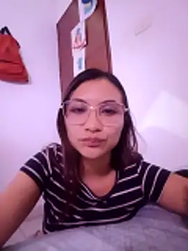 Snapshot of Leticia_Hinkley_ chatting on 04-14-26, 11:43 Leticia Hinkley online show from 04-14-26, 11:43