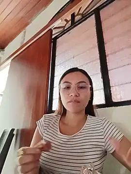 Snapshot of Leticia_Hinkley_ chatting on 05-14-26, 01:19 Leticia Hinkley online show from 05-14-26, 01:19