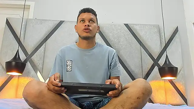 NohaBrooks online show from 04-05-26, 12:01