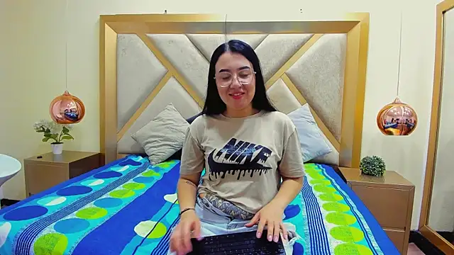 ChloeAshdord online show from 04-13-26, 01:04