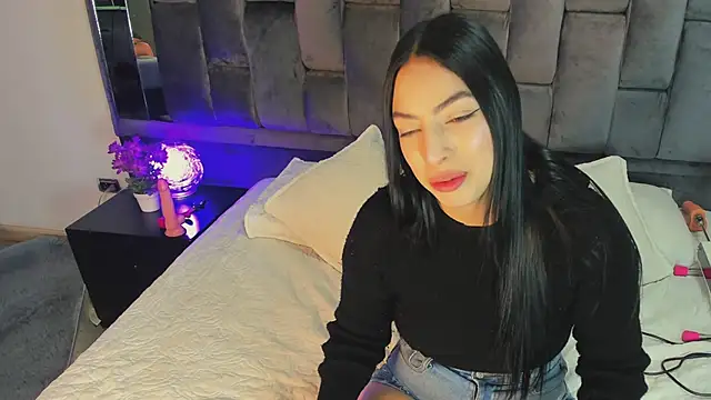Ashly bloom  online show from 05-24-26, 03:39