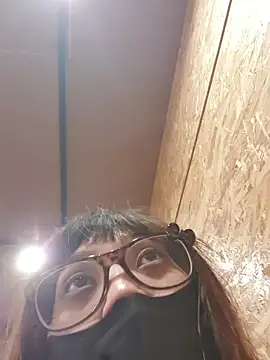 Snapshot of vivi_panda chatting on 05-14-26, 06:32 vivi panda online show from 05-14-26, 06:32