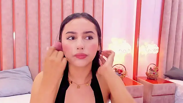 Snapshot of Zoe_Monrow chatting on 06-03-26, 12:28 Zoe Monrow online show from 06-03-26, 12:28