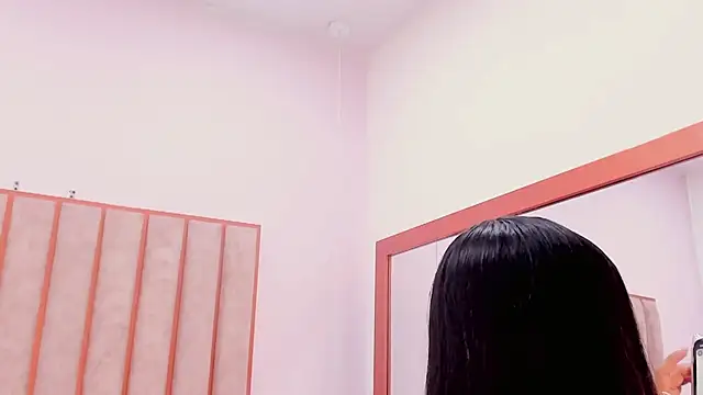 Snapshot of Zoe_Monrow chatting on 06-18-26, 01:38 Zoe Monrow online show from 06-18-26, 01:38