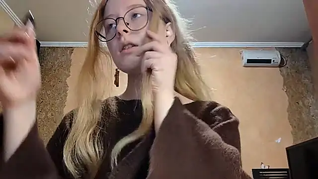 Snapshot of KateVibe_01 chatting on 05-16-26, 01:59 KateVibe 01 online show from 05-16-26, 01:59