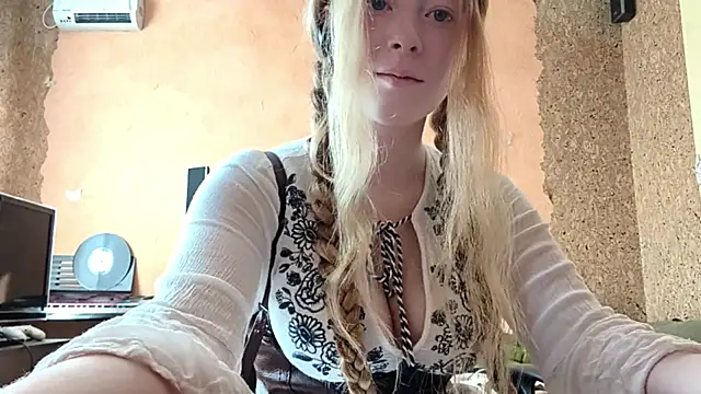 Snapshot of KateVibe_01 chatting on 04-07-26, 11:17 KateVibe 01 online show from 04-07-26, 11:17