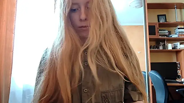 Snapshot of KateVibe_01 chatting on 04-14-26, 03:33 KateVibe 01 online show from 04-14-26, 03:33