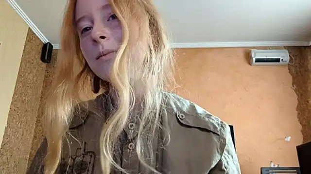 Snapshot of KateVibe_01 chatting on 05-04-26, 04:16 KateVibe 01 online show from 05-04-26, 04:16