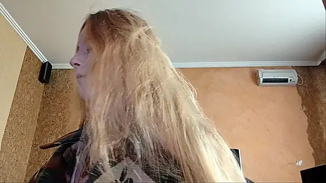 Snapshot of KateVibe_01 chatting on 06-09-26, 11:17 KateVibe 01 online show from 06-09-26, 11:17