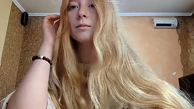 Snapshot of KateVibe_01 chatting on 05-15-26, 04:21 KateVibe 01 online show from 05-15-26, 04:21