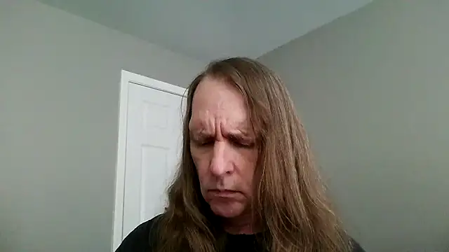 Snapshot of Magnus_Luv chatting on 05-27-26, 02:02 Magnus Luv online show from 05-27-26, 02:02