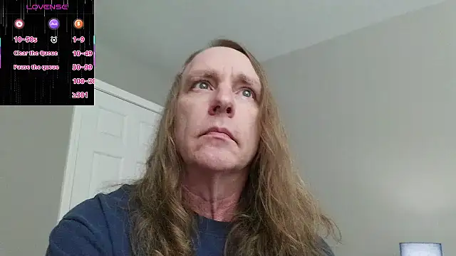 Snapshot of Magnus_Luv chatting on 05-28-26, 05:19 Magnus Luv online show from 05-28-26, 05:19