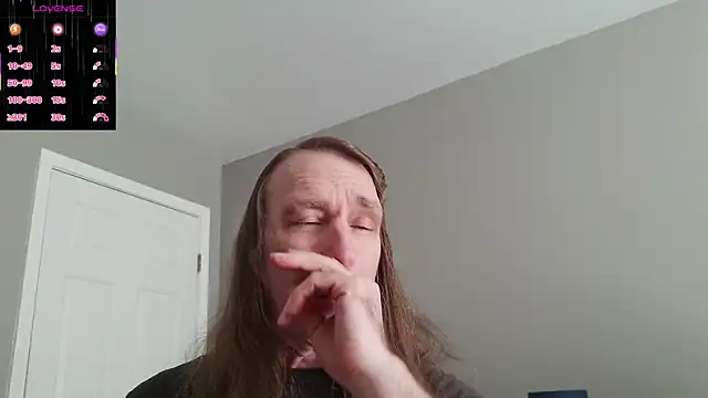 Snapshot of Magnus_Luv chatting on 06-05-26, 12:44 Magnus Luv online show from 06-05-26, 12:44