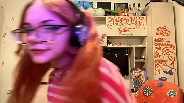 Snapshot of RedHeadCat chatting on 04-21-26, 10:16 RedHeadCat online show from 04-21-26, 10:16