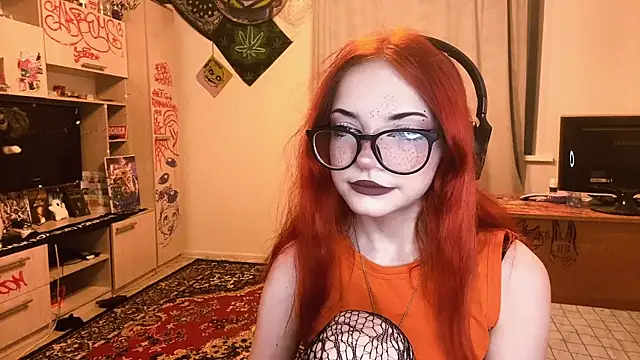 Snapshot of RedHeadCat chatting on 05-14-26, 10:18 RedHeadCat online show from 05-14-26, 10:18