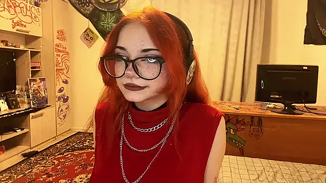 Snapshot of RedHeadCat chatting on 05-13-26, 10:17 RedHeadCat online show from 05-13-26, 10:17