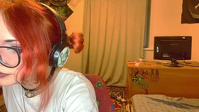 Snapshot of RedHeadCat chatting on 05-16-26, 10:31 RedHeadCat online show from 05-16-26, 10:31