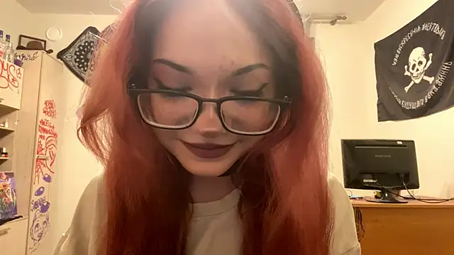 Snapshot of RedHeadCat chatting on 04-28-26, 09:30 RedHeadCat online show from 04-28-26, 09:30