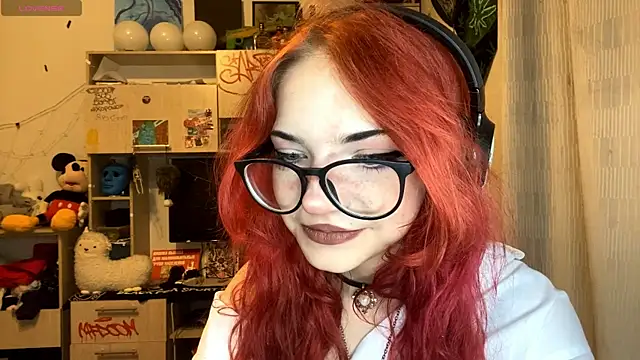 Snapshot of RedHeadCat chatting on 06-09-26, 01:39 RedHeadCat online show from 06-09-26, 01:39