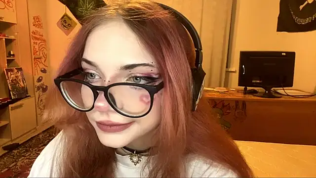 Snapshot of RedHeadCat chatting on 05-08-26, 06:23 RedHeadCat online show from 05-08-26, 06:23