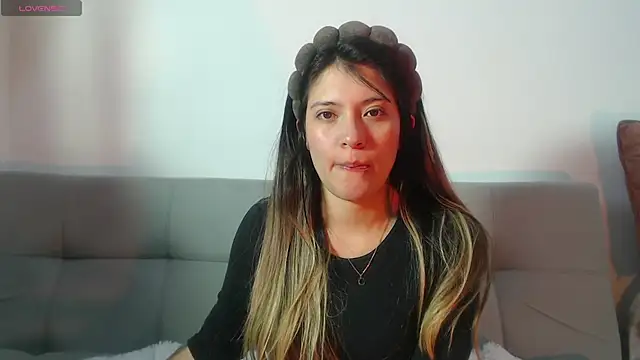 hannajonnes1 online show from 06-17-26, 01:27