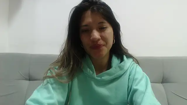 Snapshot of hannajonnes1 chatting on 04-10-26, 01:01 hannajonnes1 online show from 04-10-26, 01:01