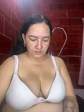 Snapshot of Fresita-12 chatting on 05-15-26, 04:27 Fresita-12 online show from 05-15-26, 04:27