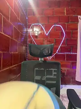 Snapshot of Fresita-12 chatting on 05-14-26, 01:41 Fresita-12 online show from 05-14-26, 01:41