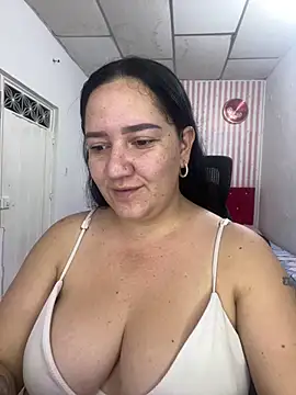 Snapshot of Fresita-12 chatting on 05-05-26, 06:16 Fresita-12 online show from 05-05-26, 06:16