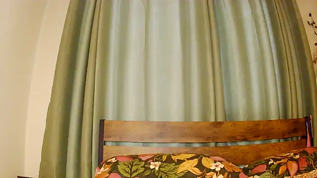 Snapshot of Theone_T chatting on 05-05-26, 06:22 Theone T online show from 05-05-26, 06:22