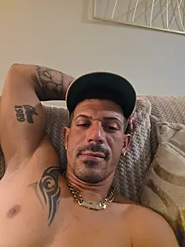 CubanFashion online show from 04-05-26, 05:58