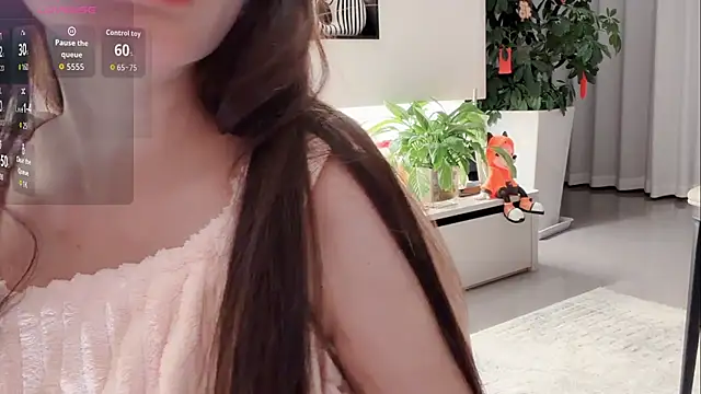 Snapshot of tingting-youu chatting on 05-04-26, 01:03 tingting-youu online show from 05-04-26, 01:03