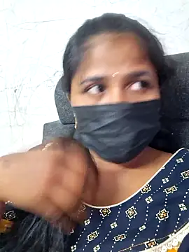Snapshot of geetha2269 chatting on 06-11-26, 06:27 geetha2269 online show from 06-11-26, 06:27
