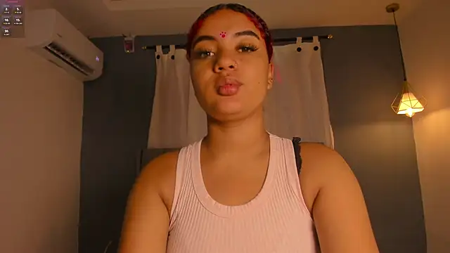 Snapshot of sweetkimmie_ chatting on 04-19-26, 11:44 sweetkimmie online show from 04-19-26, 11:44