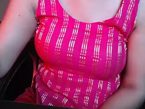 Snapshot of Kiarax1 chatting on 05-22-26, 06:00 Kiarax1 online show from 05-22-26, 06:00