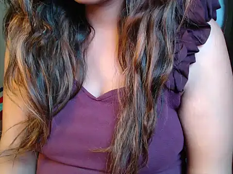 Snapshot of Kiarax1 chatting on 05-26-26, 02:04 Kiarax1 online show from 05-26-26, 02:04