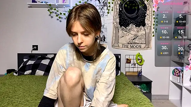 LunaBless online show from 04-09-26, 08:04